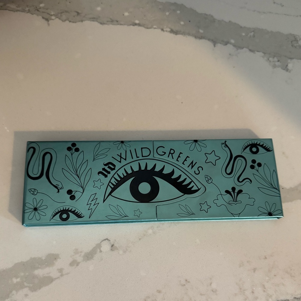 Urban Decay Wild Greens Eyeshadow Palette